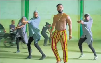  ?? YOUTUBE ?? Landete mit seiner Version von «This Is America» einen Hit: Der nigerianis­che Rapper Falz.