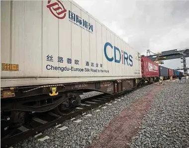  ?? Foto: Pierre Matgé ?? Vielverspr­echender Start: Erstmals verlässt der Bettemburg-chengdu China Railway Express am 2. April das Intermodal-terminal in Bettemburg-düdelingen.