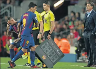  ??  ?? MOMENTO COMPLICADO. El delantero uruguayo no pasa por su mejor momento goleador en el Barça.