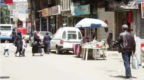  ?? Foto: Karin Leukefeld ?? In Qudsaiya bei Damaskus geht trotz Jahren der Kämpfe das Alltagsleb­en weiter.