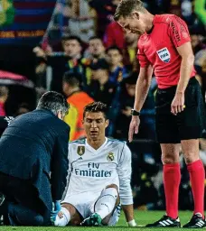  ?? PRO SPORTS ?? Cruel twist: Ronaldo is treated last night