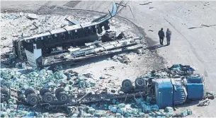  ?? JONATHAN HAYWARD/THE CANADIAN PRESS FILE PHOTO ?? Sixteen people died in the April crash involving the Humboldt Broncos hockey team.