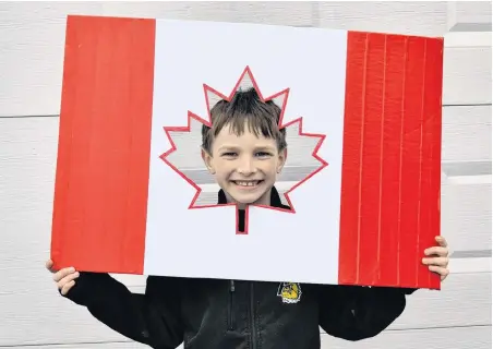  ?? CONTRIBUTE­D ?? Create some fun photo props for your family to use to celebrate Canada Day.