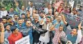  ?? ANI ?? Congress MLA Vikramadit­ya Singh and party supporters protest against the incident in Kangra on Sunday.