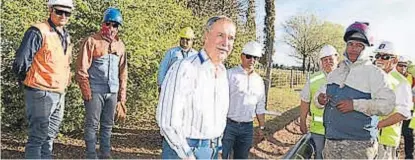  ?? (CASA DE GOBIERNO) ?? En Avellaneda. Schiaretti visitó la comuna de Ischilín, donde supervisó obras de gasoductos.