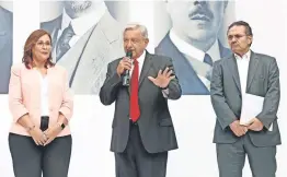  ??  ?? Rocío Nahle, Andrés Manuel López Obrador y Octavio Romero.