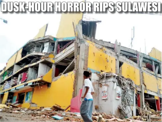  ?? Reuters/ Agence France-presse ?? A damaged shopping centre in Palu, Central Sulawesi, Indonesia, on Saturday. Below: The beach in Palu was the worst affected in the tsunami.