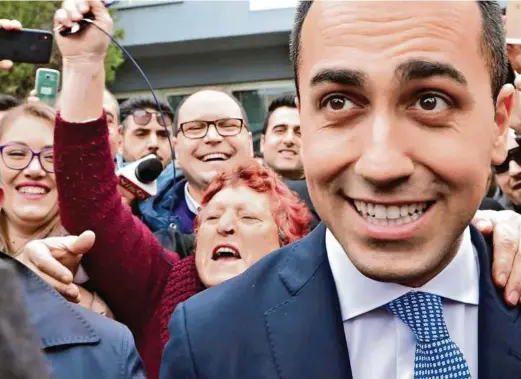  ??  ?? „Wir sind die absoluten Gewinner“: Luigi Di Maio mit seiner Fünf-SterneBewe­gung