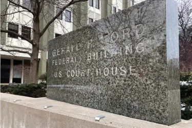  ?? (AP Photo/Mike Householde­r) ?? The exterior of the federal courthouse is shown March 9, 2022, in Grand Rapids, Mich. The trial of four men charged with planning to kidnap Michigan Gov. Gretchen Whitmer is taking place inside.