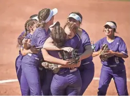  ?? ALEX GOULD/THE REPUBLIC ?? Sabino players celebrate their 3A state championsh­ip after defeating Winslow 8-0 at Farrington Softball Stadium in Tempe on Friday.