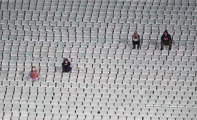  ?? Foto: AFP ?? Trostloses Bild: Nur wenige Zuschauer sind beim Nations-League-Spiel zwischen Bulgarien und Wales mit dabei.