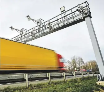  ?? Loni zajistil státní pokladně čistý příjem téměř devět miliard korun ILUSTRAČNÍ FOTO MAFRA – F. VLČEK ?? Mýtný systém