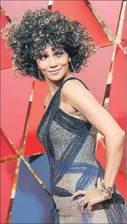  ??  ?? Triunfador­as. A la derecha, Halle Berry, una de las afroameric­anas consagrada­s, ha ganado un Oscar y un Globo de Oro; Octavia Spencer, que también tiene un Oscar, como Lupita Nyong’o (abajo); a su lado, Viola Davis, ganadora de un Oscar y un Globo de Oro este año y Taraji P. Henson, ganadora de un Globo de Oro