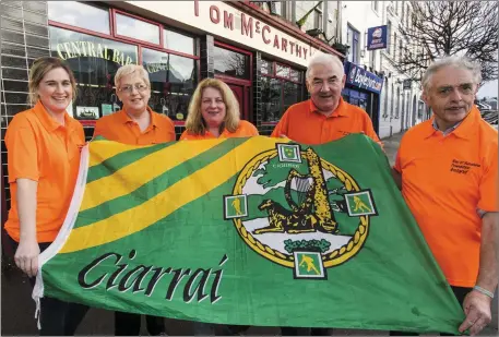  ?? Photo by John Reidy. ?? The Castleisla­nd based Ray of Sunshine Foundation Volunteers: Rachel Flood, Martina O’Mahony, Hannah Curtin, Charlie Farrelly and Willie Reidy.