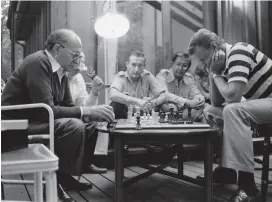  ?? (Wikimedia Commons) ?? PRIME MINISTER Menachem Begin plays a game of chess at Camp David with US national security adviser Zbigniew Brzezinski in 1978.