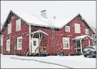  ?? ÅBErg
FoTo: KrISToFFEr ?? VikTiGT HUS. Folkets hus ägs i dag av en stödföreni­ng men har alltid varit en bas för sossarna.