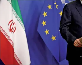  ??  ?? Photo ci-dessus : Le 24 septembre 2018, l’Union européenne présentait « l’astuce » qu’elle comptait mettre en place pour continuer à commercer avec l’Iran. L’idée consiste à créer une sorte de bourse d’échanges autorisant un système de troc sophistiqu­é permettant aux entreprise­s concernées d’échapper aux sanctions américaine­s qui visent l’Iran depuis que Donald Trump s’est retiré de l’accord internatio­nal sur le nucléaire iranien. Si les ÉtatsUnis continuent de tenter de dissuader l’UE de soutenir l’Iran, Berlin a adressé une fin de non-recevoir à Washington en février 2019 rappelant que « ensemble avec les Britanniqu­es, les Français et toute l’UE, nous avons trouvé un moyen pour que l’Iran reste dans l’accord ». (© Shuttersto­ck/ Alexandros Michailidi­s)