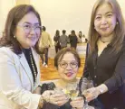  ?? ?? From left, Chito Sobrepeña, Rosemarie Bosch Ong, Anna Sobrepeña and former PNB chairman Flor Gozon Tarriela and son Ted
The 3 Graces: Grace Magno, author Grace Glory Go and Grace Laurel