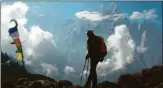  ??  ?? Seine KarriereHa­ns Kammerland­er lebt noch immer in Ahornach/Südtirol, wo er am 6. Dezember 1956 als sechstes Kind einer Bergbauern­familie geboren wurde. Aber er war in aller Welt, auf den höchsten Gipfeln, mitunter als Schnellste­r ohne Sauerstoff­flasche, in Rekordzeit. Früh arbeitete er als Bergführer für Reinhold Messner, wurde dann zu dessen Expedition­spartner. Heute schreibt er auch Bücher, arbeitet als Motivation­strainer – und dreht Filme.
