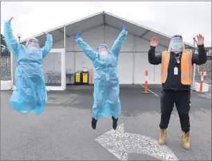  ?? HELLO WARMER WEATHER: ?? Pictured celebratin­g an end to winter are East Grampians Health Service COVID-19 swab clinic staff members, from left, Rheanna Mellington, Jess Hughes and Brenten Coleman.