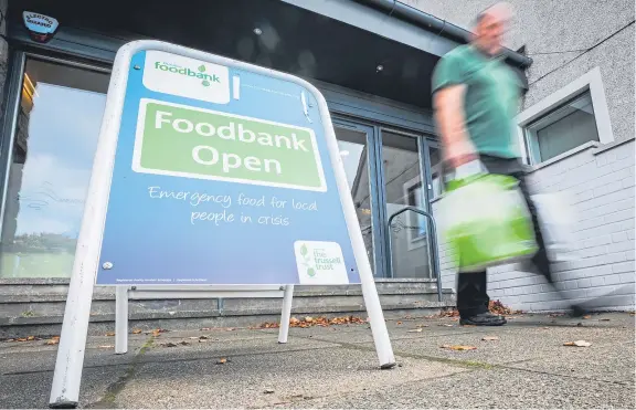  ?? Picture: Kris Miller. ?? Ken Linton, of Dundee Foodbank, says Universal Credit has led to a huge increase in demand for the service.