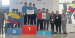  ??  ?? PRIMER LUGAR. Equipo de Trapiche gana Ronda Internacio­nal Robotix Faire 2017.