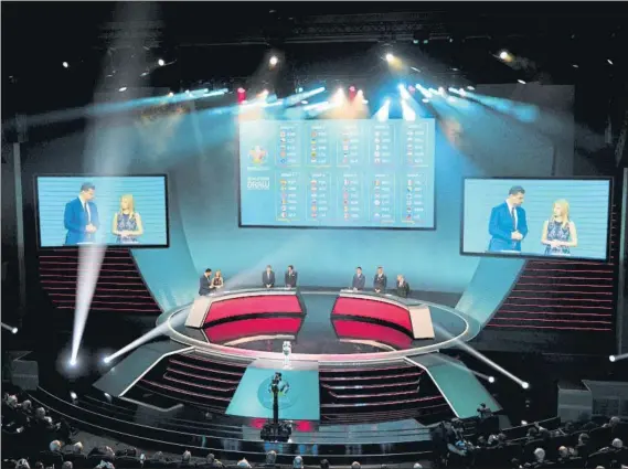  ?? FOTO: EFE ?? El escenario del sorteo de la Eurocopa 2020 España quedó encuadrada en el grupo de Suecia, Noruega, Rumanía, Islas Feroe y Rumanía. Los dos primeros pasarán a la fase final