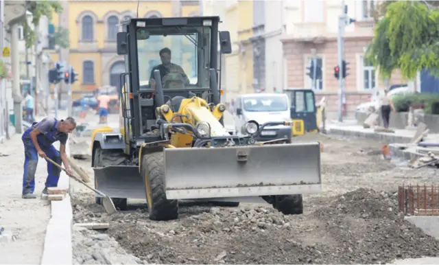  ??  ?? Na mukama do rujna Primorska je raskopana u svibnju i trebala je biti gotova 2. kolovoza