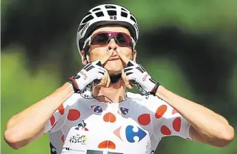  ?? Foto: AP ?? Splněný sen Warren Barguil z týmu Sunweb ovládl v Den dobytí Bastily 13. etapu Tour. Francouz se namísto celkového pořadí soustředí na boj o dres nejlepšího vrchaře a o etapová vítězství a vychází mu to.