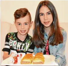  ?? Foto: Lea Thies ?? Am Ende des Fastenmona­ts Ramadan gibt es das Zuckerfest. Dann bekommen Kinder Süßigkeite­n geschenkt. Darauf freuen sich auch Belinay und Berkay.