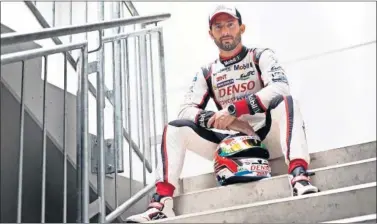  ??  ?? COMPAÑEROS. José María ‘ Pechito’ López pilota el Toyota número 7 en las 24 Horas de Le Mans.