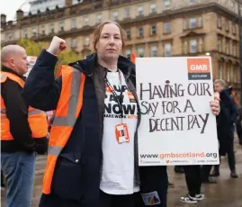  ?? ?? Renfrewshi­re home care worker Fiona O’Brien at the joint protest