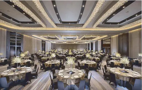  ??  ?? Conrad Manila’s Forbes Ballroom is ideal for wedding receptions.