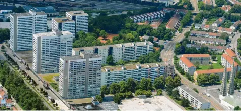  ?? Foto: Ulrich Wagner ?? Die meisten Augsburger leben in Wohnungen wie hier im Schwabence­nter. Der Häuserante­il steigt zum Stadtrand hin an.