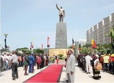  ?? KINDALA MANUEL | EDIÇÕES NOVEMBRO ?? Estátua do primeiro Presidente de Angola, Agostinho Neto
