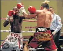  ?? Picture: ALAN EASON ?? HOPEFUL: Big things are on the horizon for Siyabonga Siyo, left, if he beats Hekkie Budler tonight at Emperors Palace