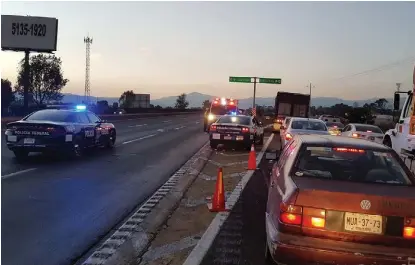  ?? AGENCIA ENFOQUE ?? El bloqueo causó intenso tránsito vehicular.