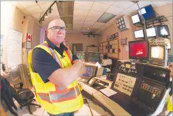  ?? MARK GOUDGE SALTWIRE NETWORK ?? Robert Fry, chief power engineer, watches over the systems that internally create power for the plant.