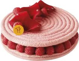  ?? ?? 1.
The Ispahan cake from Pierre Hermé, comprising a rose macaroon cookie, rose petal cream, raspberrie­s and lychee