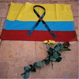  ?? FOTO JULIO CÉSAR HERRERA ?? El pasado mes de julio, en Colombia y otros países realizaron una velatón por los líderes asesinados.