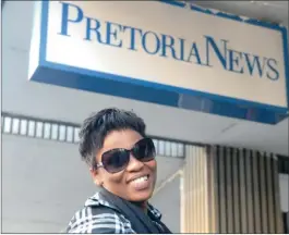  ?? PICTURES: ANTOINE
RAS ?? TRAVELLING LIGHT: The Star reporter Botho Molosankwe arrives at the Pretoria News offices after a Gautrain trip from Park Station. DE