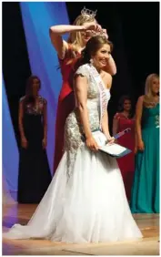  ?? For The Sunday News/Jim Lemon ?? Fair ladies: At left, Ashton Campbell, of Hindsville, was crowned Miss Ouachita River at the Miss Ouachita River and Outstandin­g Teen Scholarshi­p Pageant. Above, Ashley Hopson, of Roe, was crowned Miss Ouachita River Outstandin­g Teen. The pageant was...