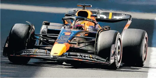  ?? BILD: IMAGO ?? Raste auf den Straßen von Baku zum nächsten Erfolg: Max Verstappen im Red Bull