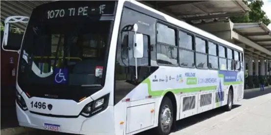  ?? ?? Ônibus movido a Gás Natural Veicular (GNC) está em teste na RMR