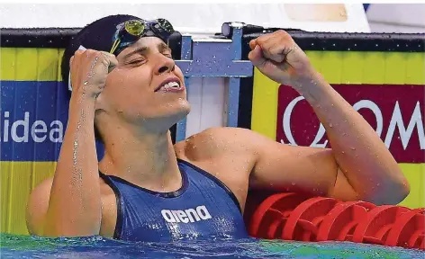  ?? FOTO: BUREAU/AFP ?? Der einzige Lichtblick bei den deutschen Schwimmern: Franziska Hentke gewann bei der WM in diesem Jahr in Budapest die Silbermeda­ille.