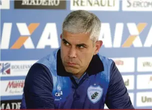  ?? Gustavo Oliveira/Londrina Eporte Clube ?? Ex-meia espera ver no Tubarão a inventivid­ade que ele tinha como jogador: “Gosto de time que gosta da bola”