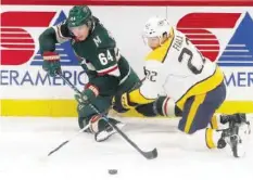  ?? AP ?? Kevin Fiala (r.) und Mikael Granlund wechseln die Seiten.