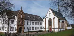  ??  ?? In der Abtei Mariawald befindet sich das einzige Männerklos­ter der Trappisten in Deutschlan­d. Die dortige Gaststätte ist berühmt für ihre Erbsensupp­e.