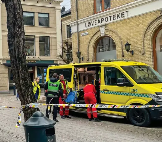  ?? FOTO: GROSVOLD, ELISABETH NTB ELISABETH GROSVOLD / NTB ?? Tirsdag 2. april ble 35 år gamle Miriam Daniela Ayres Cea drept mens hun var på jobb på dette apotektet i Arendal sentrum. En arendalitt i 60-årene er siktet for drapet.