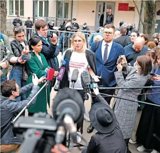  ?? AFP ?? En Rusia, la líder opositora Lyubov Sobol fue condenada a trabajo comunitari­o